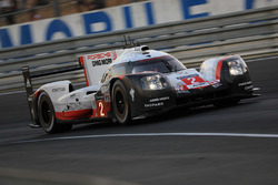 #2 Porsche Team Porsche 919 Hybrid: Timo Bernhard, Earl Bamber, Brendon Hartley