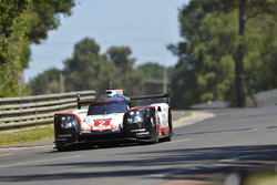 #2 Porsche Team Porsche 919 Hybrid: Timo Bernhard, Earl Bamber, Brendon Hartley