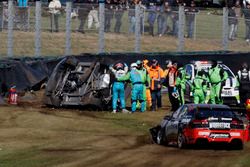 Crash: Todd Hazelwood, Brad Jones Racing Holden