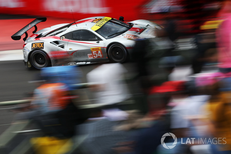 #54 Spirit of Race Ferrari 488 GTE: Thomas Flohr, Francesco Castellacci, Miguel Molina