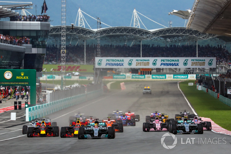 Lewis Hamilton, Mercedes-Benz F1 W08  leads at the start of the race