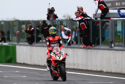 Chaz Davies, Ducati Team remporte la victoire