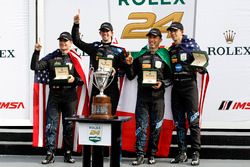 Les vainqueurs #10 Wayne Taylor Racing Cadillac DPi: Ricky Taylor, Jordan Taylor, Max Angelelli, Jeff Gordon