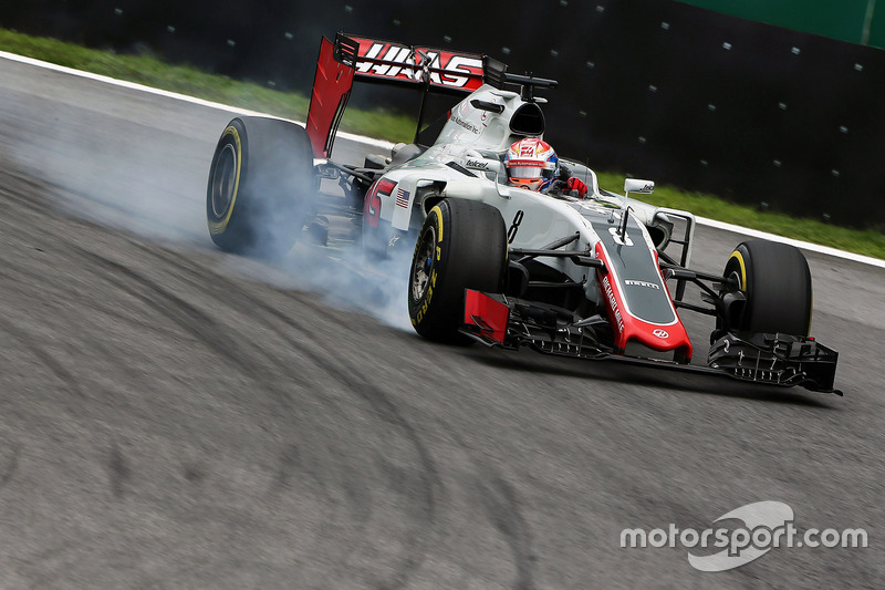 Romain Grosjean, Haas F1 Team VF-16 bloque une roue au freinage