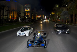 Sam Bird, DS Virgin Racing, leads Mitch Evans, Jaguar Racing in a I-Pace SUV concept car. Antonio Fe