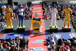Die 4 Titelkandidaten: Kyle Busch, Joe Gibbs Racing, Toyota; Jimmie Johnson, Hendrick Motorsports, C
