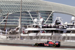 Carlos Sainz Jr., Scuderia Toro Rosso STR11