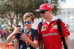 Kimi Raikkonen, Ferrari avec un jeune fan