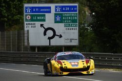 #84 JMW Motorsport Ferrari 488 GTE: Robert Smith, Will Stevens, Dries Vanthoor