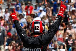 Will Power, Team Penske Chevrolet, celebrates winning the Pit Stop Competition