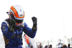 Race winner Alex Lynn, DAMS