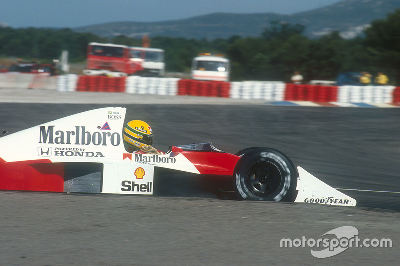 A corrida de 1990 foi vencida por Senna no tempo, mas não na pista. Seu companheiro de equipe Gerhard Berger queimou a largada e teve um minuto acrescido a seu tempo de prova. Ele foi o primeiro na pista, mas o quarto na classificação.