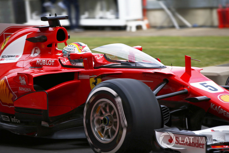 Sebastian Vettel, Ferrari SF70H, mit Cockpitschutz Shield