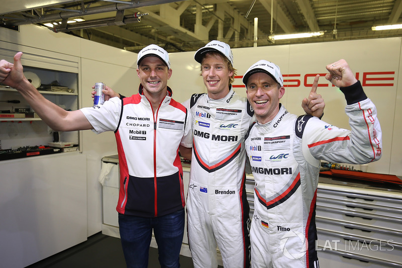 Polesitters Timo Bernhard, Earl Bamber, Brendon Hartley, Porsche Team