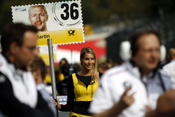 Grid girl van Maxime Martin, BMW Team RBM, BMW M4 DTM
