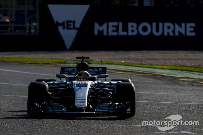 Y un día Hamilton se bajó de lo más alto del podio