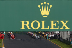 Lewis Hamilton, Mercedes AMG F1 W08 y Sebastian Vettel, Ferrari SF70H