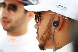 Lewis Hamilton, Mercedes AMG, et Daniel Ricciardo, Red Bull Racing