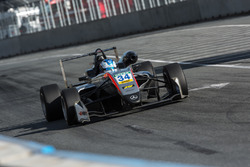Джейк Х'юз, Hitech Grand Prix, Dallara F317 - Mercedes-Benz