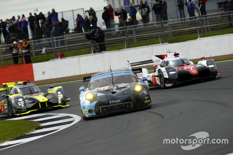 #77 Dempsey Proton Competition Porsche 911 RSR: Christian Ried, Matteo Cairoli, Marvin Dienst