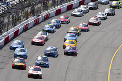 Matt Kenseth, Joe Gibbs Racing, Toyota; Martin Truex Jr., Furniture Row Racing, Toyota