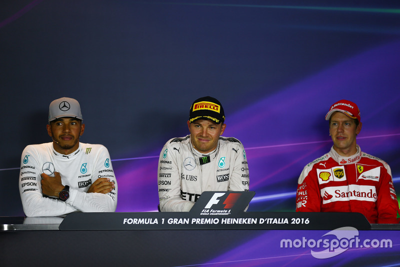 Lewis Hamilton, Mercedes AMG F1 W07, Mercedes AMG Petronas F1 W07 y Nico Rosberg, Sebastian Vettel, 