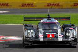 #1 Porsche Team Porsche 919 Hybrid: Timo Bernhard, Mark Webber, Brendon Hartley