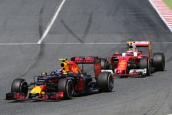 Max Verstappen, Red Bull Racing and Kimi Raikkonen, Scuderia Ferrari