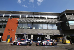 #2 United Autosports Ligier JSP3 - Nissan: Alex Brundle, Mike Guasch, Christian England and #3 United Autosports Ligier JSP3 - Nissan: Matt Bell, Mark Patterson, Wayne Boyd