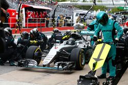 Nico Rosberg, Mercedes AMG F1 W07 Hybrid s'arrête aux stands