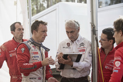 Kris Meeke, pilota Citroen Racing WRC e Didier Clement, responsabile sviluppo e test Citroen C3 WRC Plus 2017