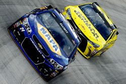 Chase Elliott, Hendrick Motorsports, Chevrolet; Matt Kenseth, Joe Gibbs Racing, Toyota