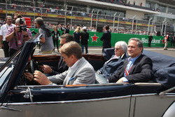 Bernie Ecclestone, piloté par Adrian Fernandez, lors de la parade des pilotes