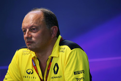 Фредерик Вассёр, гоночный директор Renault Sport F1 Team на пресс-конференции FIA