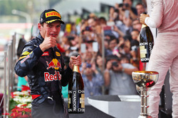 Max Verstappen, Red Bull Racing festeggia il suo secondo posto sul podio