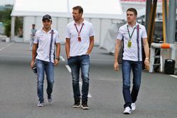 (L to R): Felipe Massa, Williams with Alex Wurz, Williams Driver Mentor / GPDA Chairman and Paul di Resta, Williams Reserve Driver