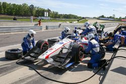 Luca Filippi, Dale Coyne Racing Honda, au stand