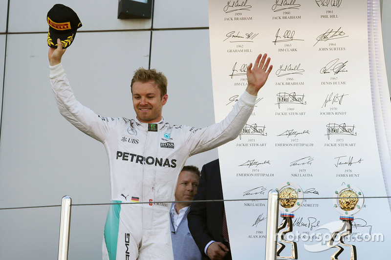 Podium: winner Nico Rosberg, Mercedes AMG F1 Team