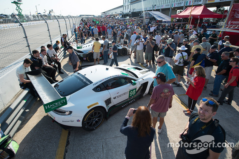 98 Aston Martin Racing Aston Martin Vantage Gt3 Paul