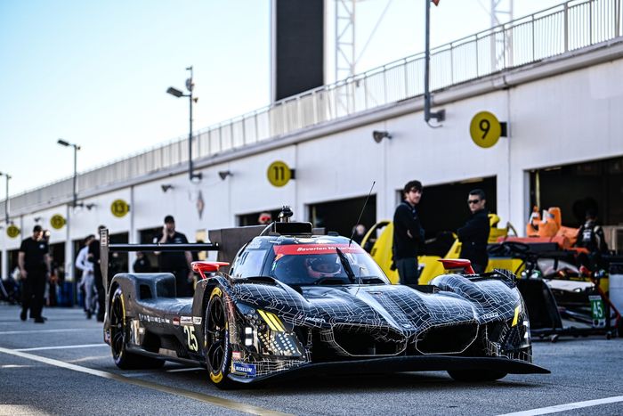 #25 BMW M Team RLL BMW M Hybrid V8: Robin Frijns, Kevin Magnussen, Dries Vanthoor, Marco Wittmann, Rene Rast