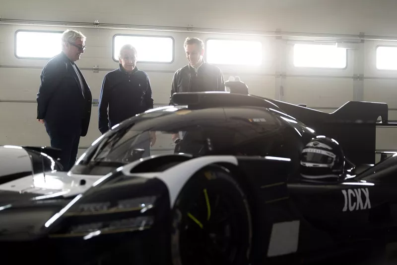 Jacky Ickx, Genesis Magma Racing, Cyril Abiteboul, Genesis Magma Racing, Luc Donckerwolke, Genesis Magma Racing