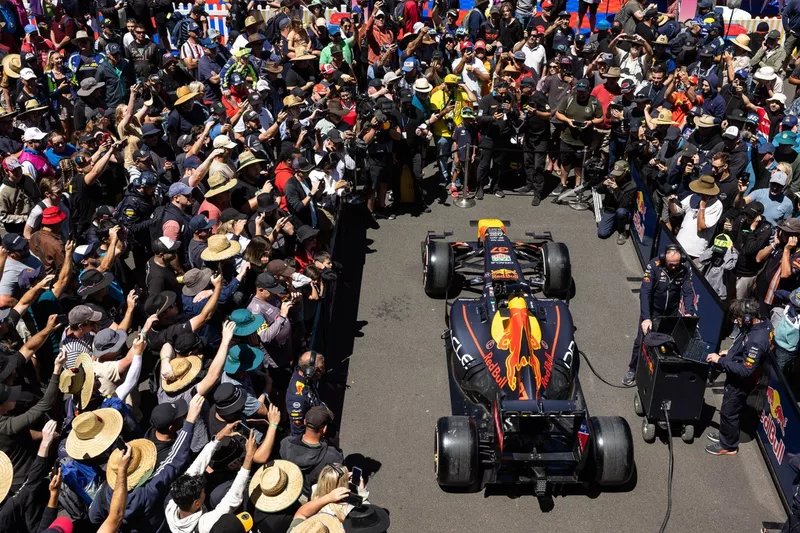 Liam Lawson, Red Bull RB7 