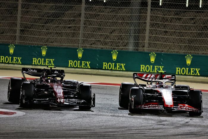 Zhou Guanyu, Alfa Romeo Racing C43, Nico Hulkenberg, Haas VF-23