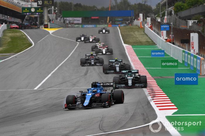 Fernando Alonso, Alpine A521, Lance Stroll, Aston Martin AMR21, Sebastian Vettel, Aston Martin AMR21, Pierre Gasly, AlphaTauri AT02