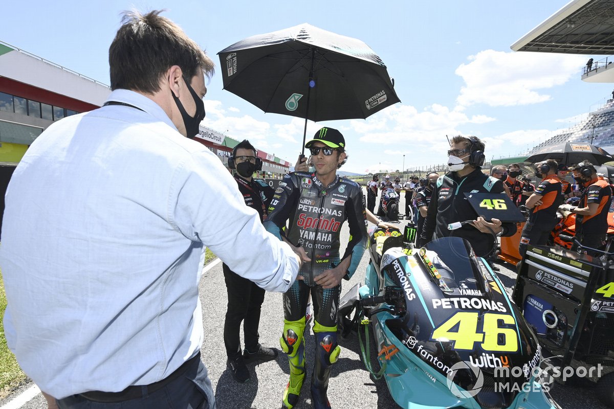 Valentino Rossi, Petronas Yamaha SRT, Toto Wolff, director del equipo y consejero delegado de Mercedes AMG
