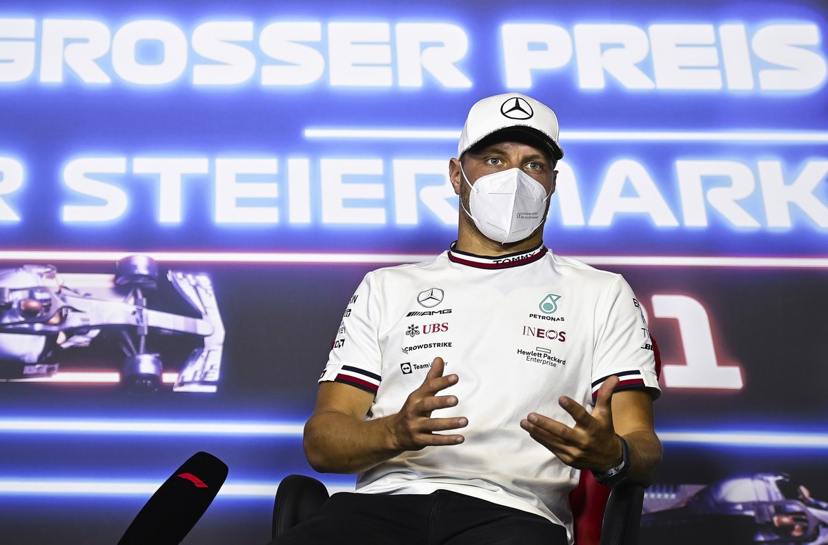 Valtteri Bottas, Mercedes en la conferencia de prensa