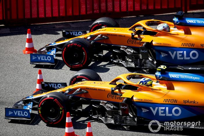 Lando Norris, McLaren MCL35M, Daniel Ricciardo, McLaren MCL35M, en Parc Ferme 
