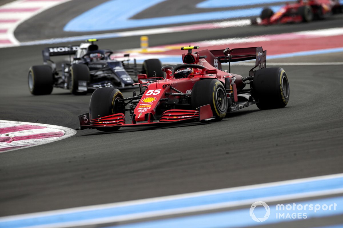 Carlos Sainz Jr., Ferrari SF21, Pierre Gasly, AlphaTauri AT02
