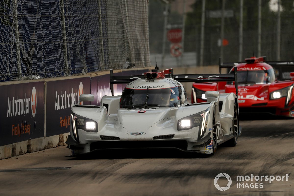 #01 Chip Ganassi Racing Cadillac DPi: Renger van der Zande, Kevin Magnussen