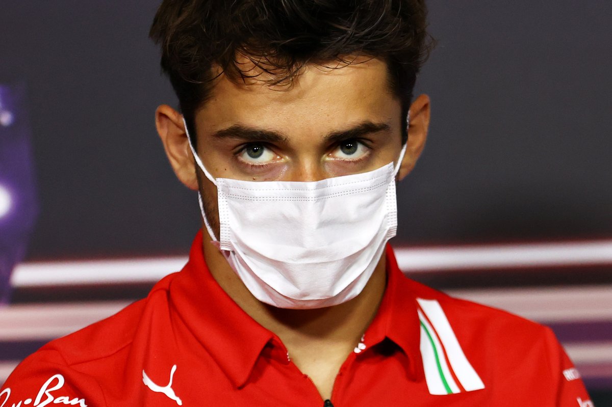 Charles Leclerc, Ferrari durante la conferencia de prensa